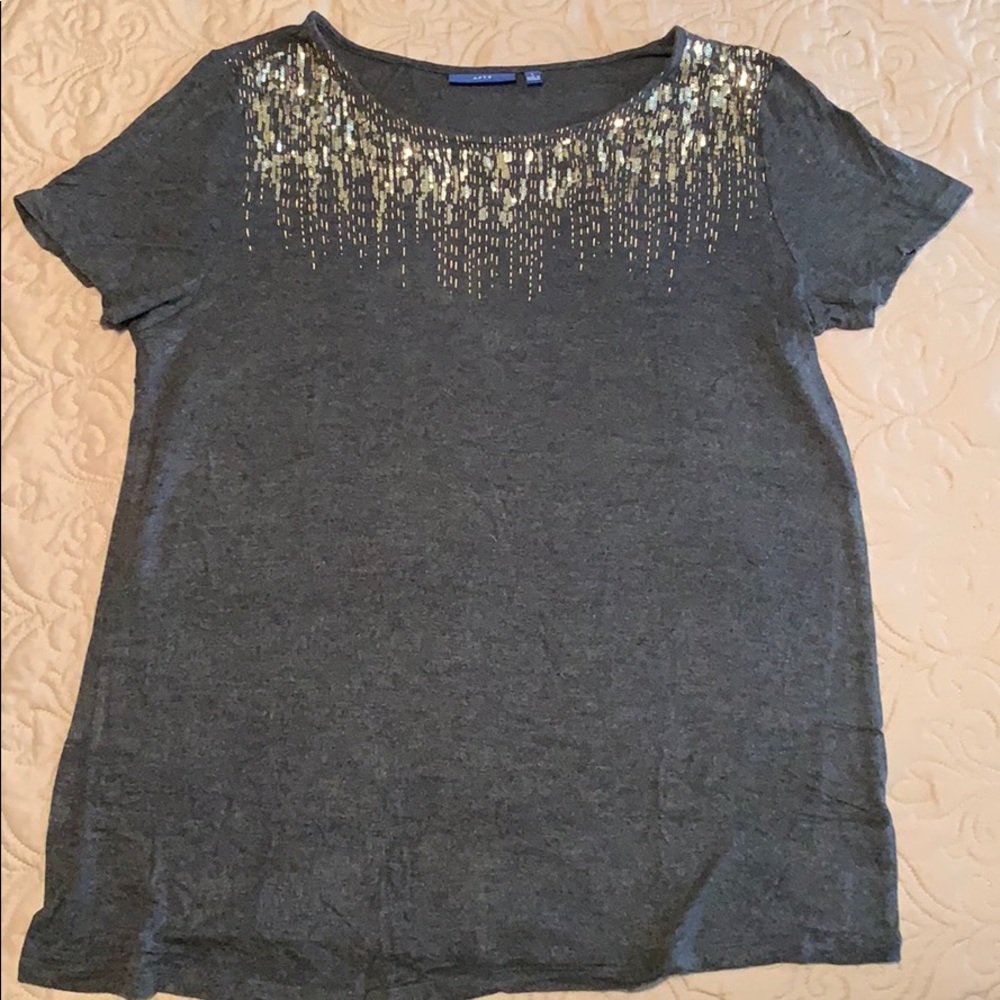 Apt 9 Top